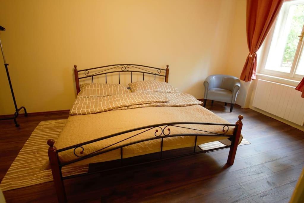 Apartment Comfort 2bedrooms Quite Place!-vinohrady Prague